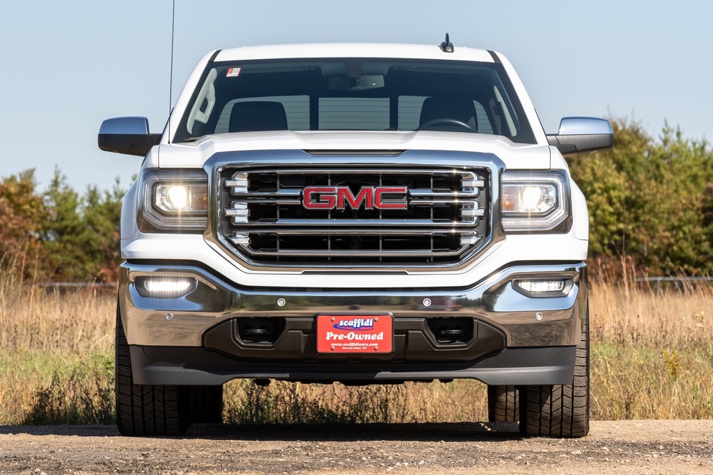 Pre-Owned 2018 GMC Sierra 1500 SLT 4WD 4D Crew Cab